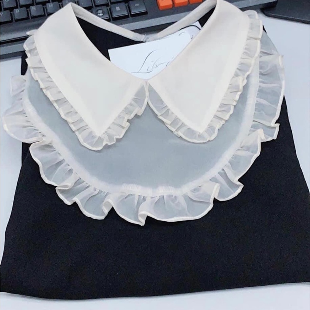 Libre Black Short Sleeve Top
